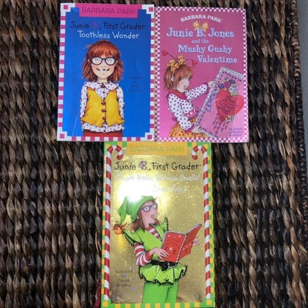 3 Junie B. Jones young readers books‎ 📖